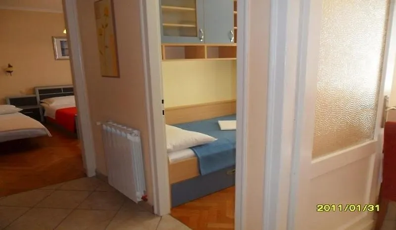Apartment Apartman-Studio Adriana 3