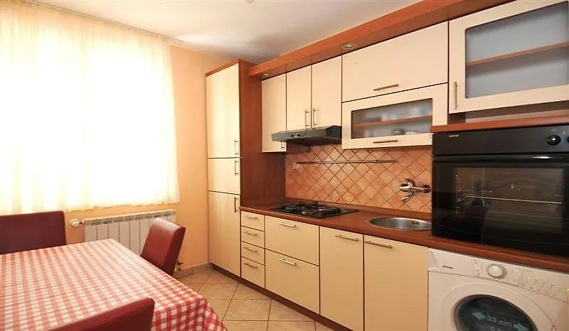 Apartment Apartman-Studio Adriana 3